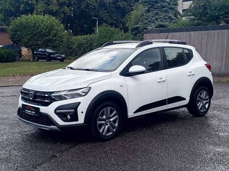 Weiß Gebraucht 2022 Dacia Sandero Comfort Kleinwagen | 14.499 € (Fairer Preis) - Bild 1/4
