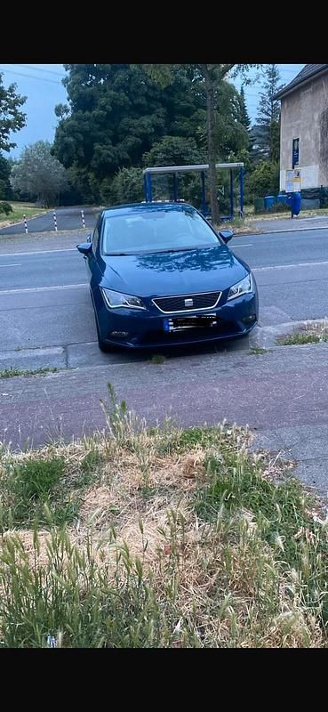 Usata Seat Leon 110 CV (80 kW) 2017 Blu Utilitaria