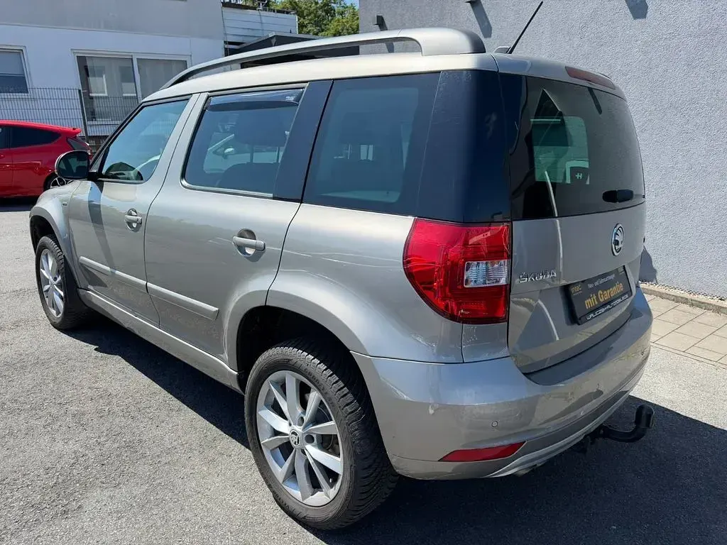 Gebraucht Skoda Yeti Drive 110 PS (80 kW) 2017 Beige SUV
