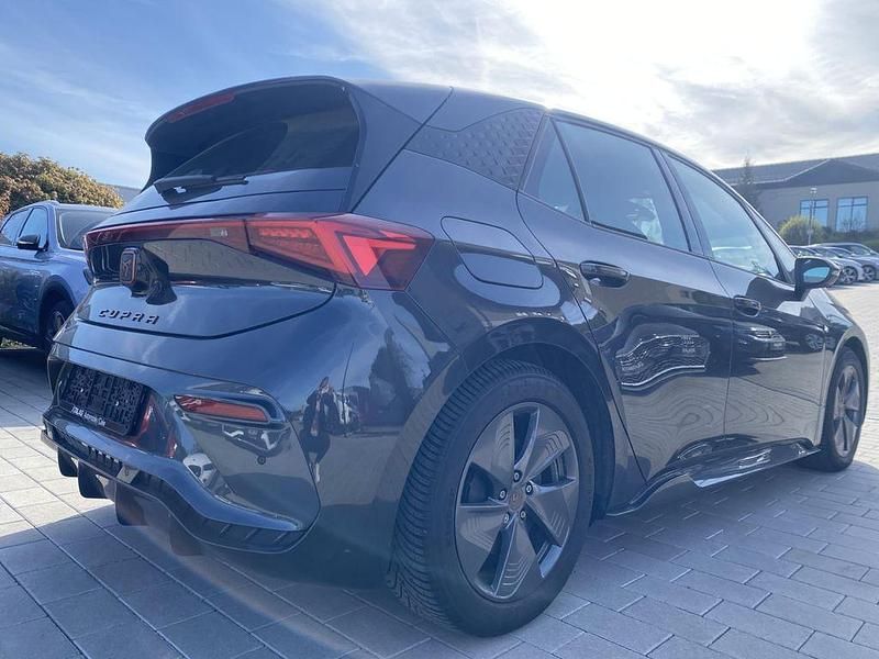 Second-hand Cupra Born 150 kW (204 CP) 2024 Gri Hatchback