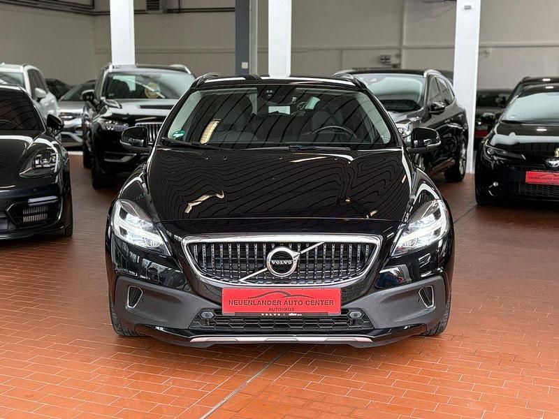 Gebraucht Volvo V40 152 PS (111 kW) 2019 Schwarz Limousine