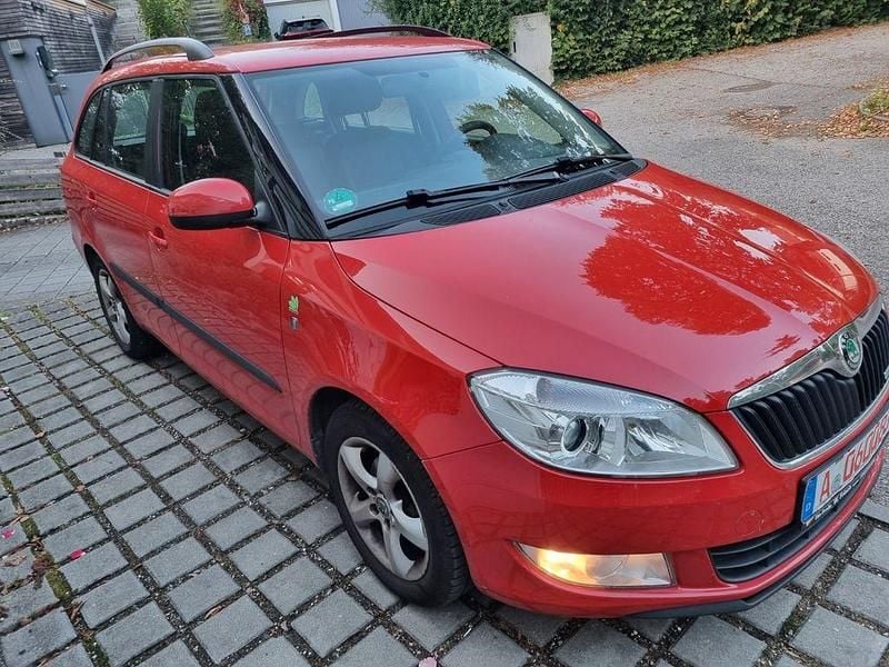 Rot Gebraucht 2013 Skoda Fabia GreenLine Kombi | 1.999 € (Guter Preis) - Bild 1/4