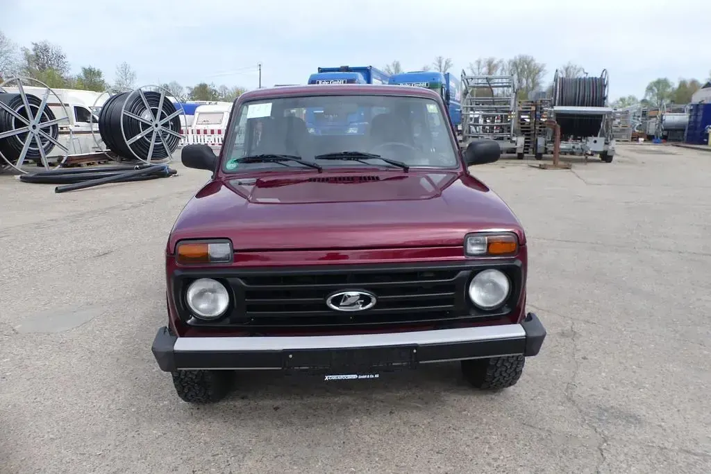 Gebraucht Lada Taiga 83 PS (61 kW) 2018 Rot SUV
