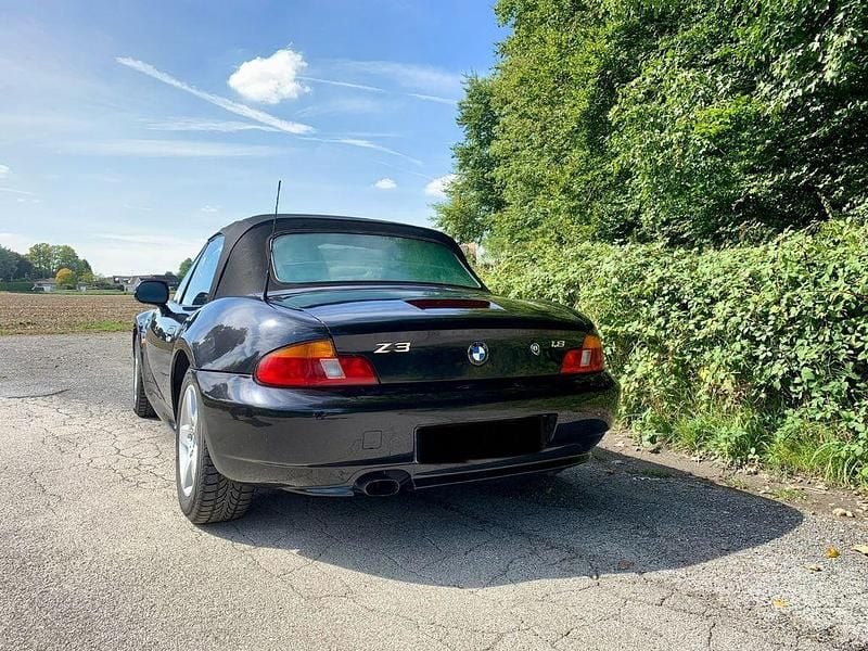 Gebraucht BMW Z3 Sport Line 118 PS (86 kW) 2000 Schwarz Cabrio