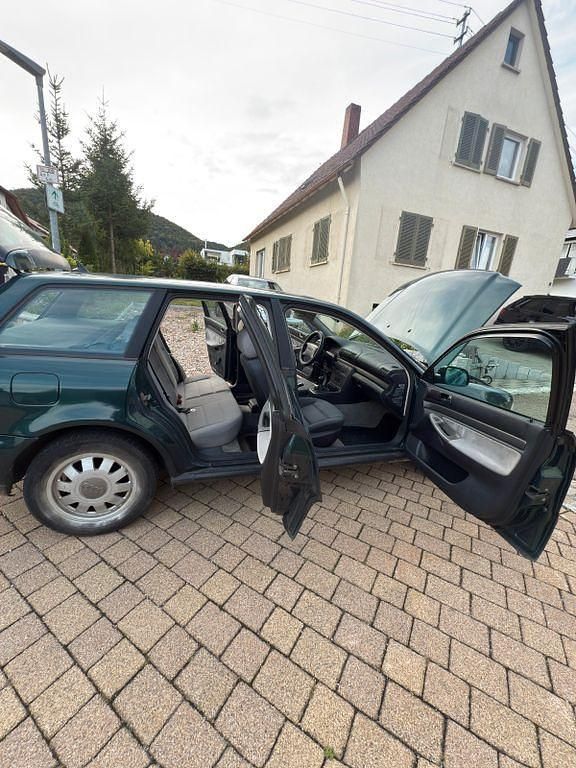Gebraucht Audi A4 125 PS (91 kW) 1996 Grün Kombi