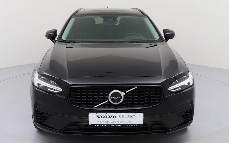 Second-hand Volvo V90 Plus 350 CP (257 kW) 2025 Negru Break