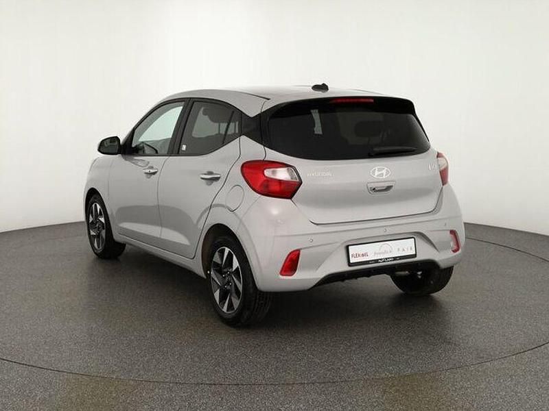 Neu Hyundai i10 63 PS (46 kW) 2025 Grau Kleinwagen