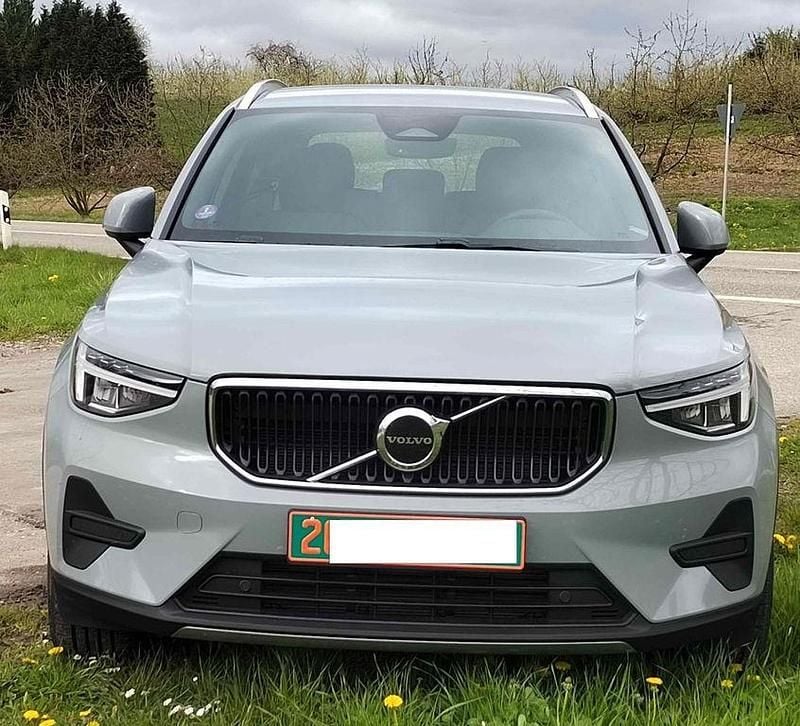 Usado Volvo XC40 163 HP (119 kW) 2024 Cinzento SUV