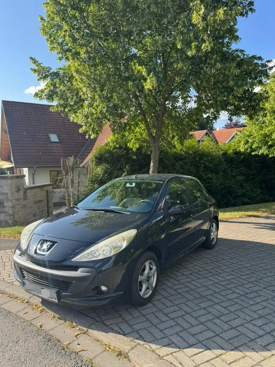 Gebraucht Peugeot 206+ 60 PS (44 kW) 2009 Schwarz Kleinwagen