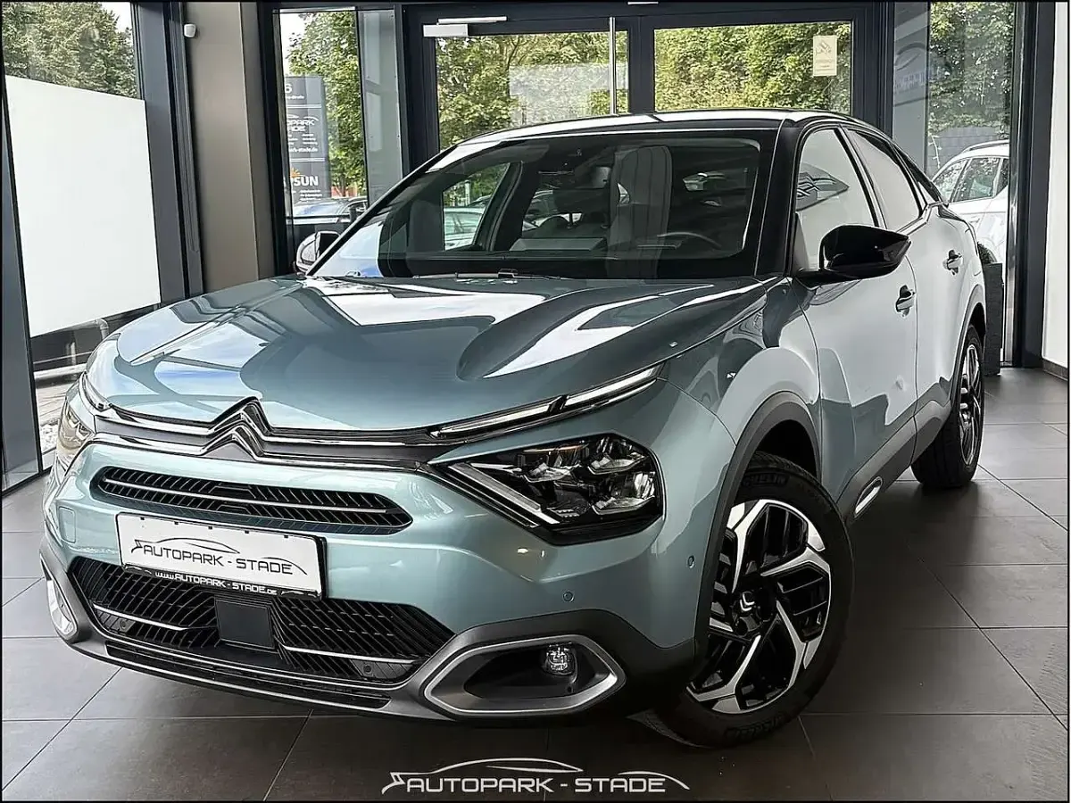 Gebraucht Citroën C4 Shine 131 PS (96 kW) 2023 Blau SUV