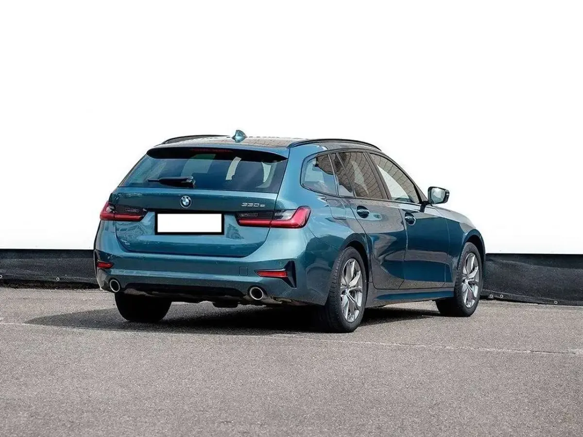 Gebraucht BMW 330e Sport Line 184 PS (135 kW) 2020 Kombi