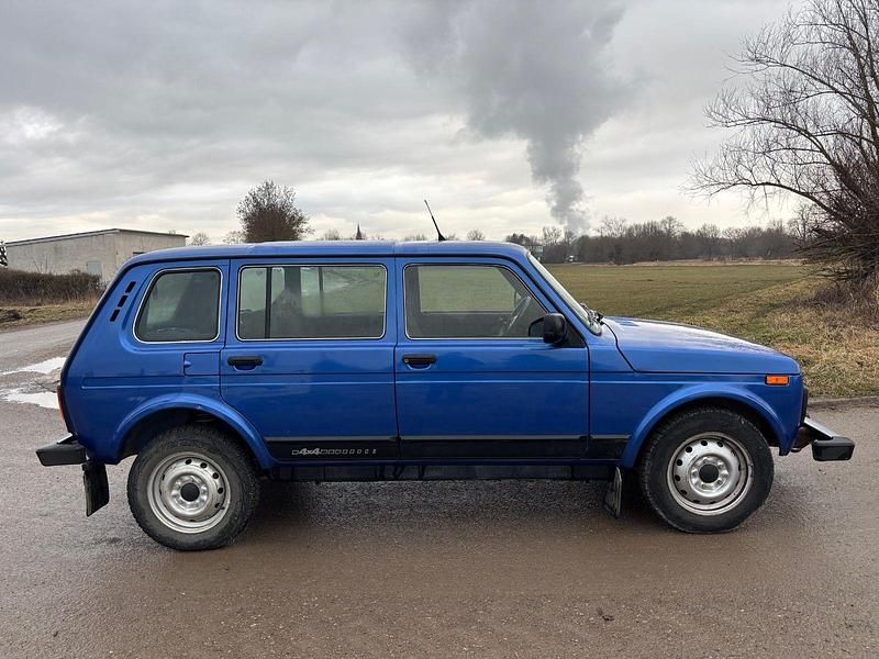 Second-hand Lada niva 83 CP (61 kW) 2019 Albastru SUV