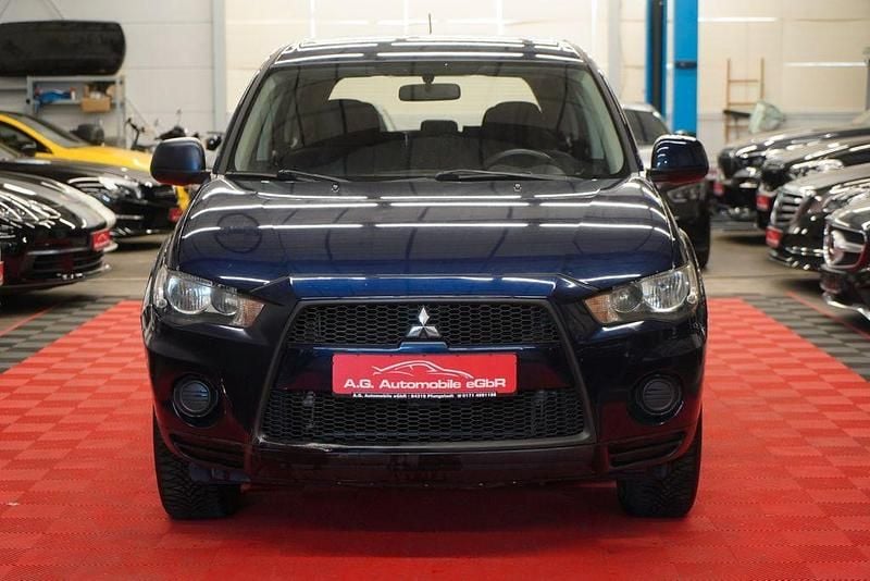 Begagnad Mitsubishi Outlander 147 HK (108 kW) 2011 Blå SUV