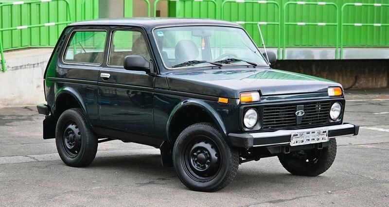 Grün Gebraucht 2014 Lada niva SUV | 2.000 € - Bild 1/4