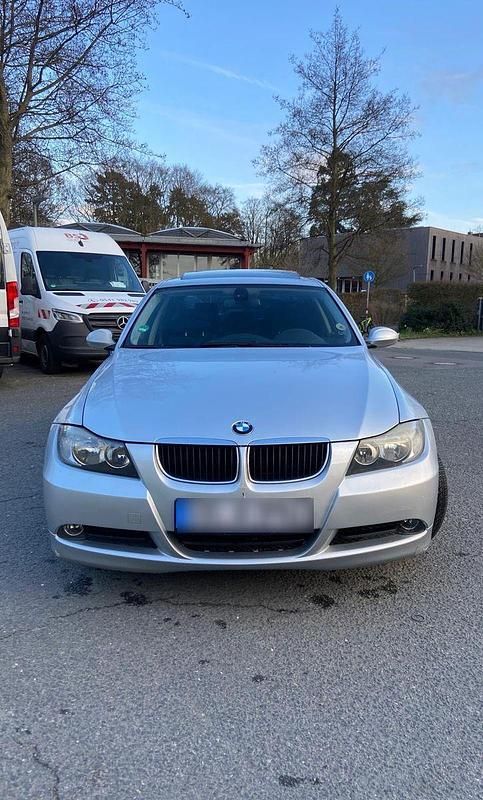 Gebraucht BMW 318 143 PS (105 kW) 2007 Grau Limousine