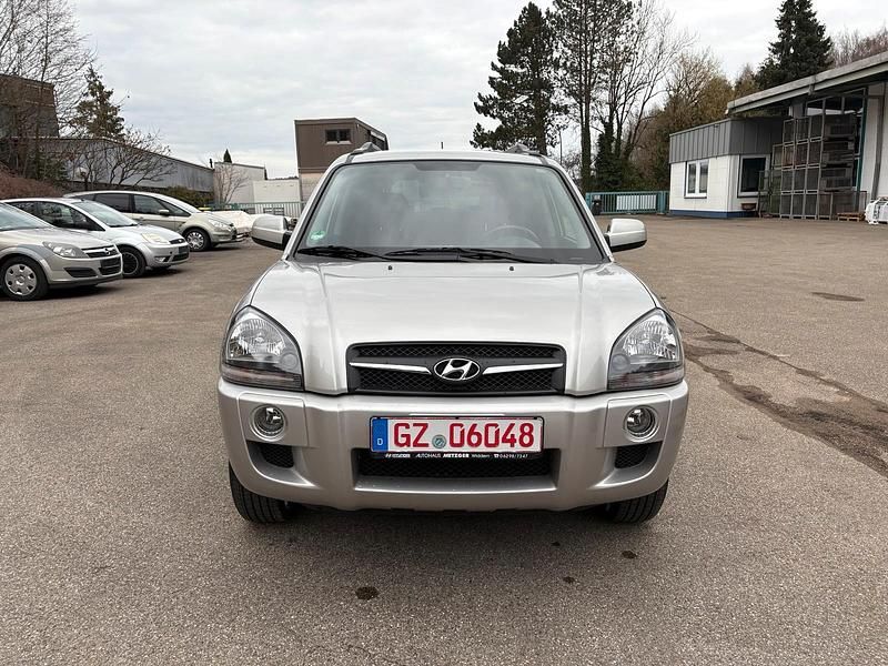 Gebraucht Hyundai Tucson GLS 141 PS (103 kW) 2010 Silber SUV