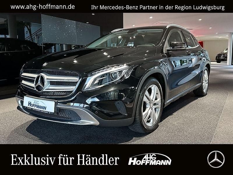 Schwarz Gebraucht 2015 Mercedes GLA200 SUV | 10.950 € (Guter Preis) - Bild 1/4