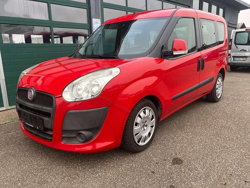 Rot Gebraucht 2010 Fiat Doblò Dynamic Van / Kleinbus | 5.900 € (Etwas zu teuer) - Bild 1/4
