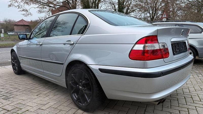 Gebraucht BMW 320 Lifestyle 170 PS (125 kW) 2005 Silber Limousine