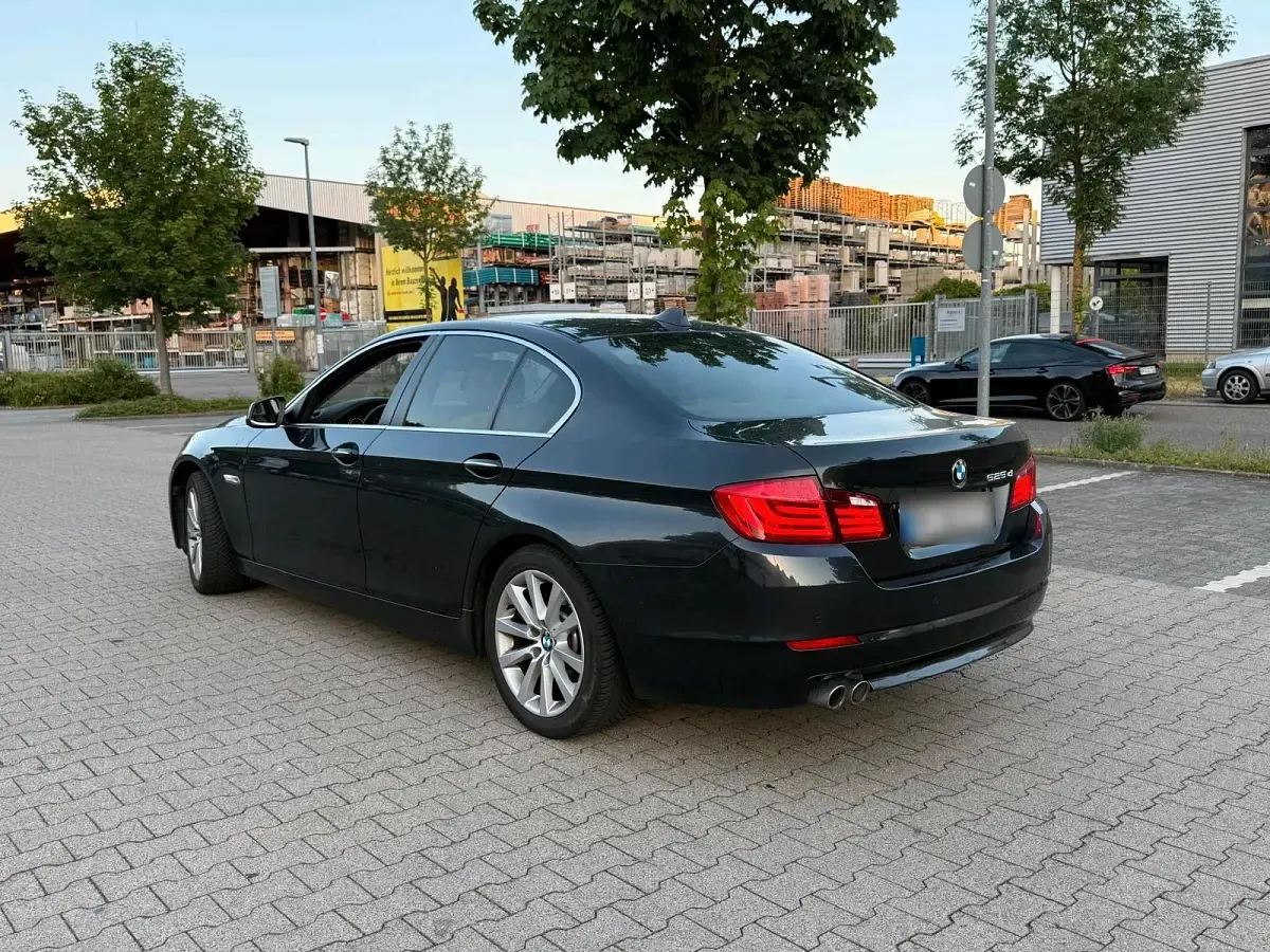 Gebraucht BMW 525 204 PS (150 kW) 2011 Grau Limousine