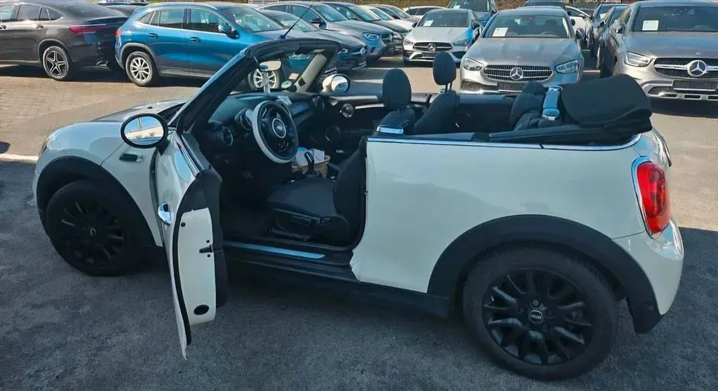 Gebraucht Mini Cooper 136 PS (100 kW) 2019 Weiß Kleinwagen