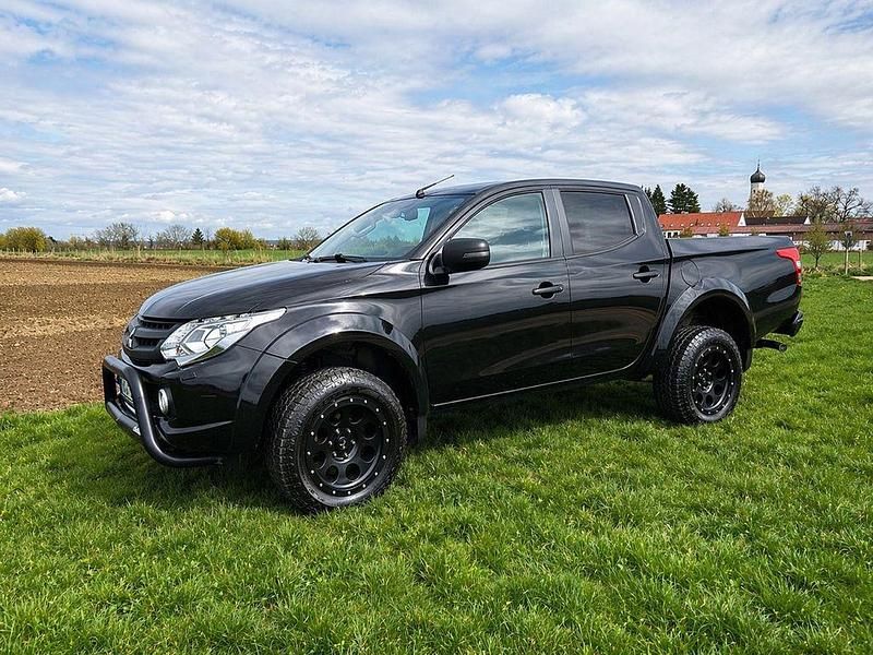 Gebraucht Mitsubishi L200 181 PS (133 kW) 2017 Schwarz Pickup
