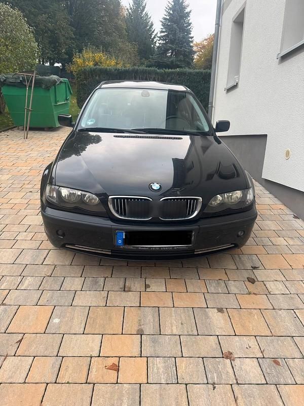 Schwarz Gebraucht 2003 BMW 316 Kombi | 1.350 € (Fairer Preis) - Bild 1/4