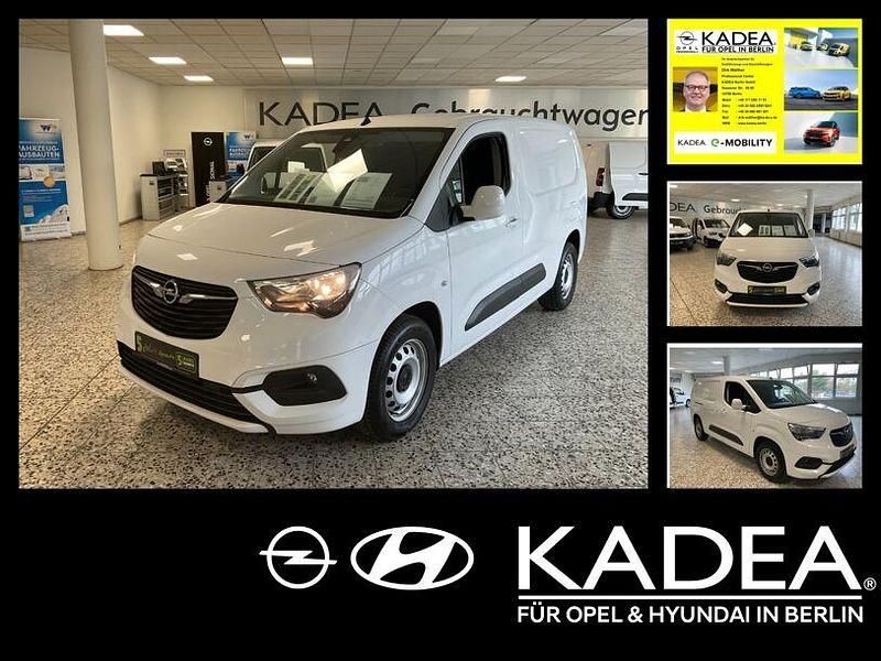 Weiss Gebraucht 2021 Opel Combo Van / Kleinbus | 21.350 € (Etwas zu teuer) - Bild 1/4
