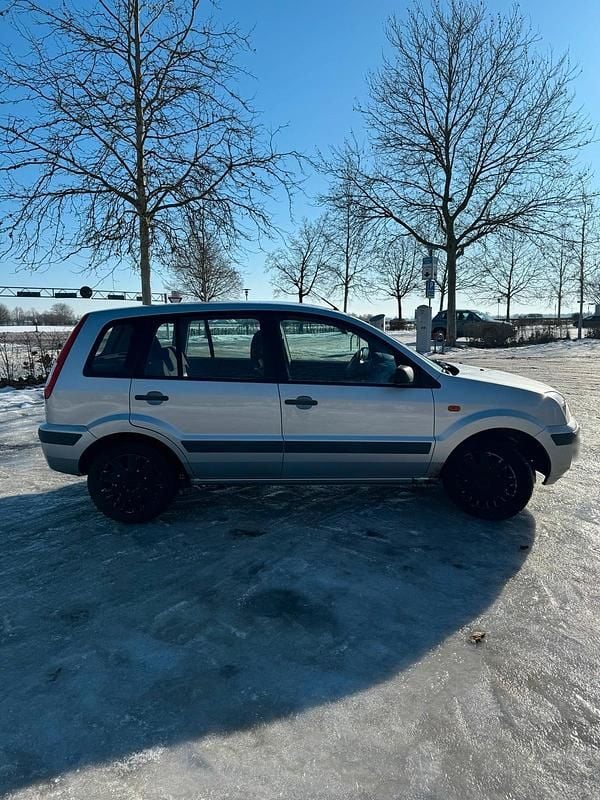Gebraucht Ford Fusion 100 PS (73 kW) 2007 Silber Kleinwagen