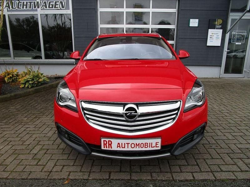 Gebraucht Opel Insignia Country Tourer 194 PS (142 kW) 2014 Rot Kombi