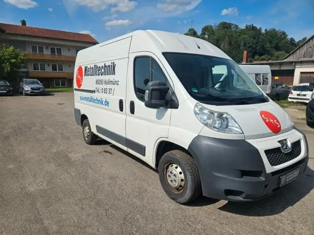 Gebraucht Peugeot Boxer Avantage 131 PS (96 kW) 2012 Lack weiss banquise/deckende lac Van