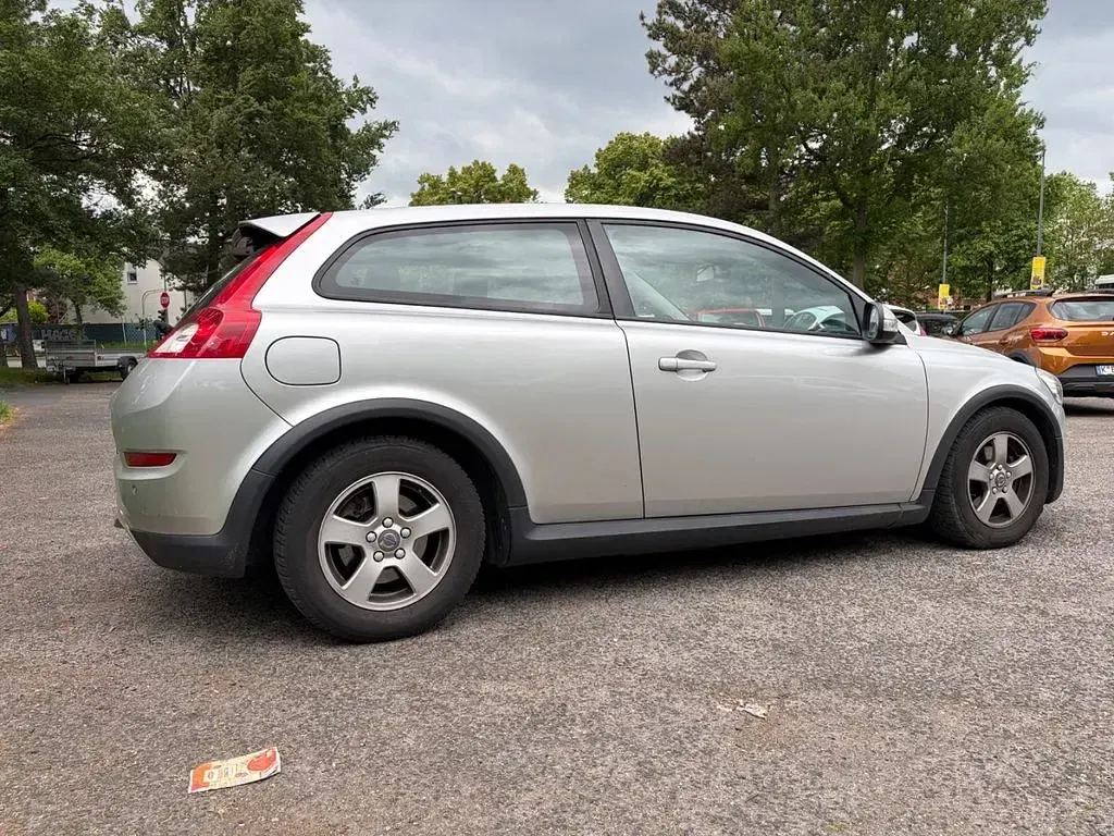 Gebraucht Volvo C30 Kinetic 109 PS (80 kW) 2010 Silber Kleinwagen
