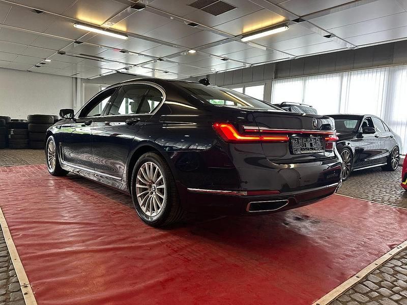 Gebraucht BMW 730 265 PS (194 kW) 2020 Imperialblau brillanteffekt Limousine
