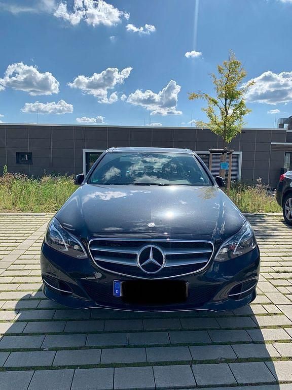 Gebraucht Mercedes E350 Avantgarde 258 PS (189 kW) 2013 Schwarz Limousine