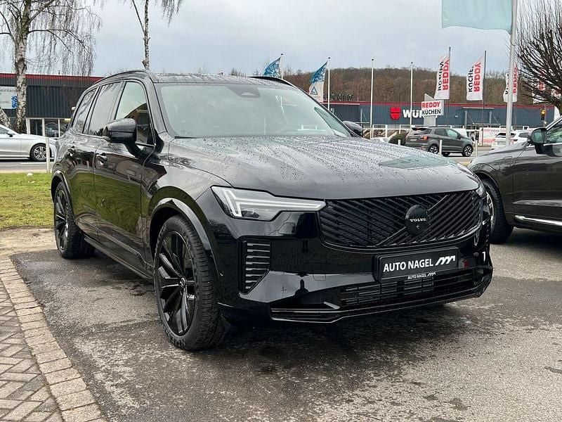 Neu Volvo XC90 Plus 455 PS (334 kW) 2026 Schwarz SUV
