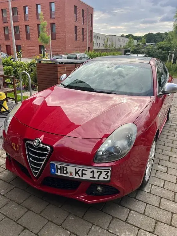 Gebraucht Alfa Romeo Giulietta 170 PS (125 kW) 2011 Rot Kleinwagen