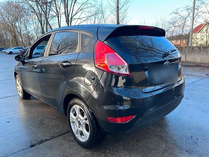 Gebraucht Ford Fiesta SYNC Edition 80 PS (58 kW) 2014 Schwarz Kleinwagen