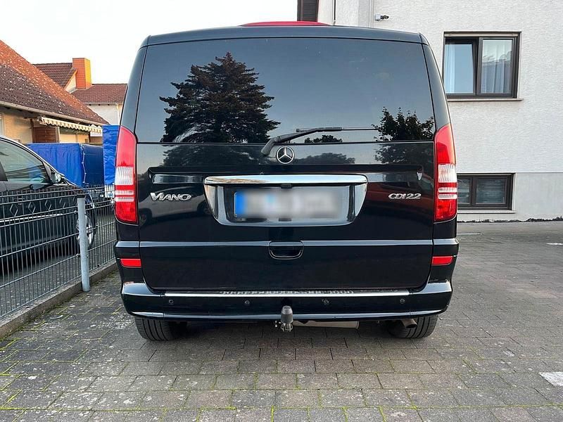 Schwarz Gebraucht 2011 Mercedes Viano Edition Van / Kleinbus | 12.950 € (Guter Preis) - Bild 1/4