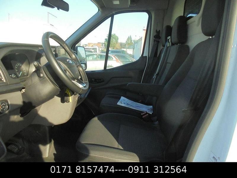 Gebraucht Ford Transit Trend 131 PS (96 kW) 2022 Weiß Van / Kleinbus
