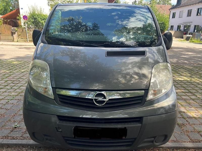 Grau Gebraucht 2012 Opel Vivaro Van / Kleinbus | 5.200 € (Fairer Preis) - Bild 1/4
