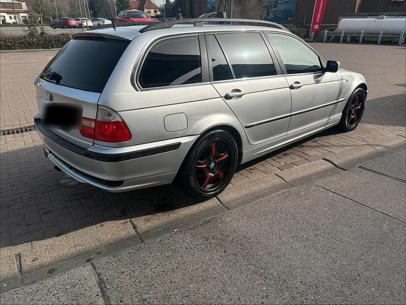 Gebraucht BMW 325 192 PS (141 kW) 2002 Silber Kombi