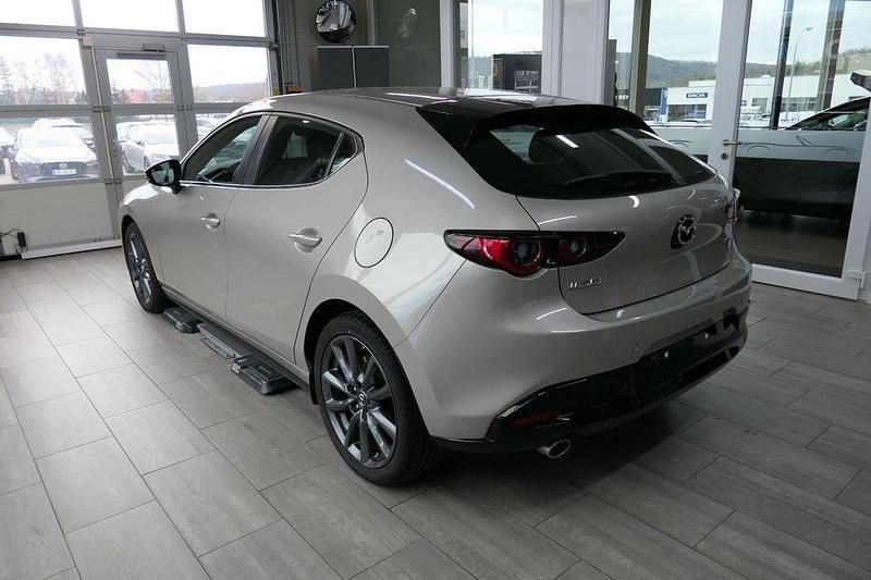 Neu Mazda 3 Exclusive 140 PS (102 kW) 2026 Silber Limousine