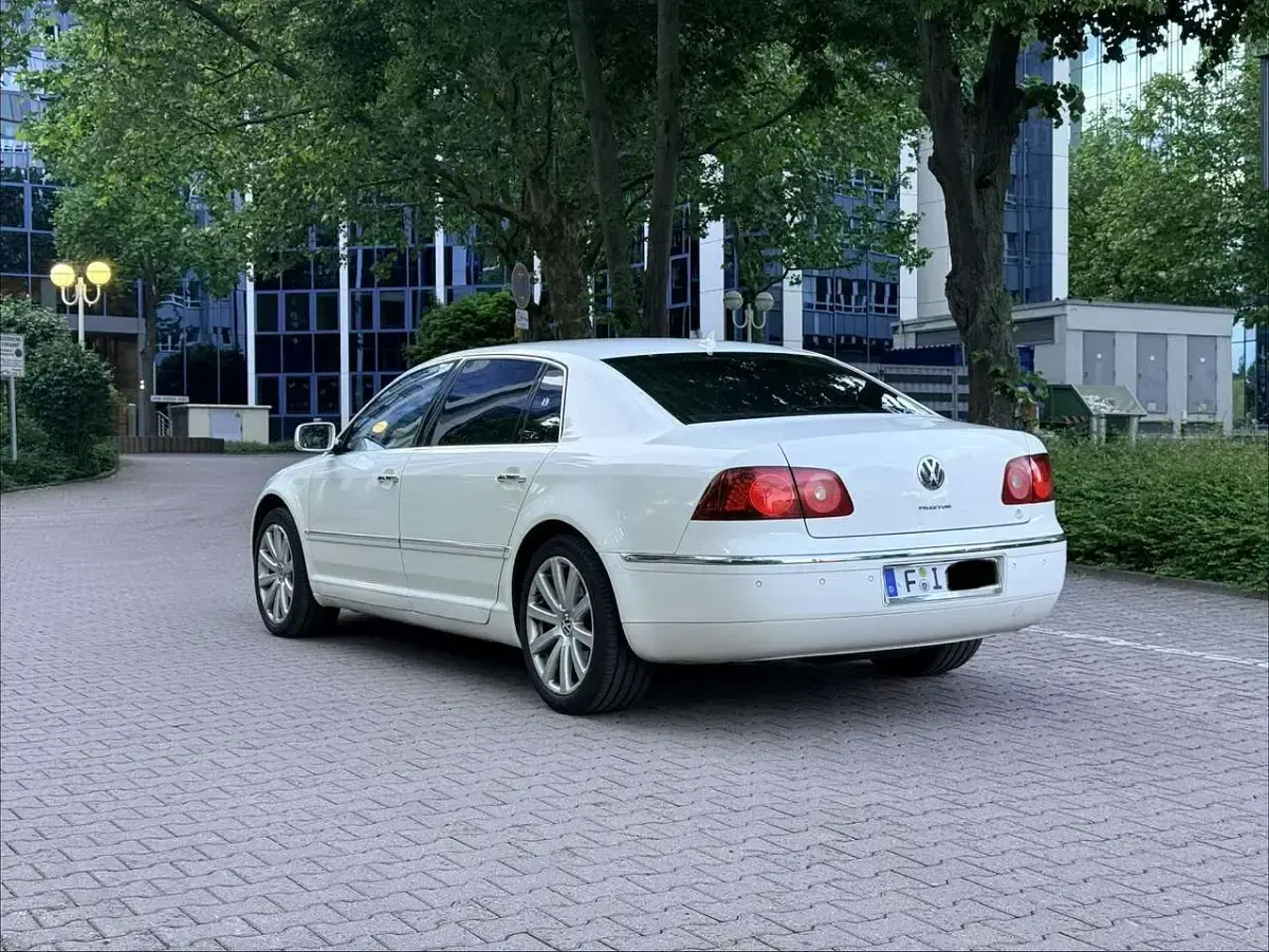 Gebraucht VW Phaeton 239 PS (175 kW) 2009 Weiß Limousine