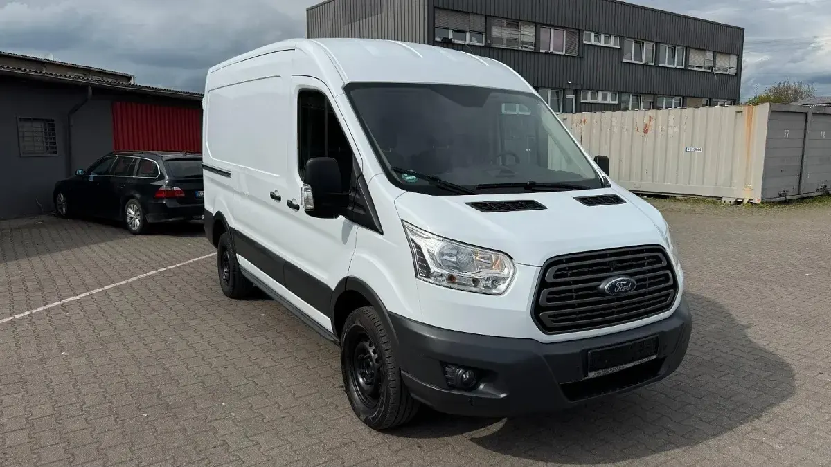 Gebraucht Ford Transit Trend 170 PS (125 kW) 2017 Weiß Van / Kleinbus
