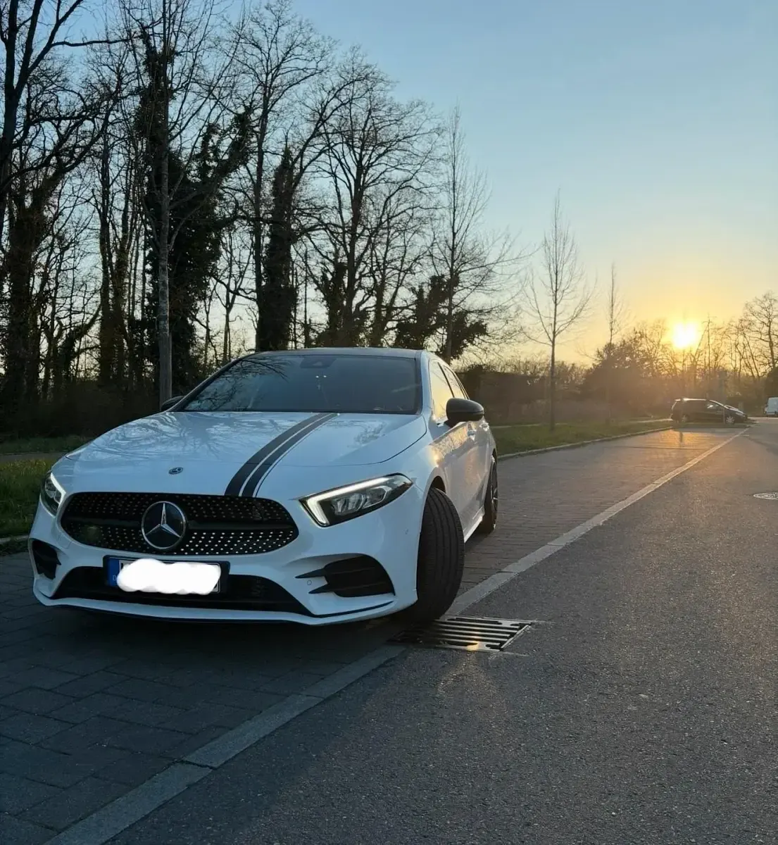 Gebraucht Mercedes A200 AMG line 163 PS (119 kW) 2019 Weiß Limousine