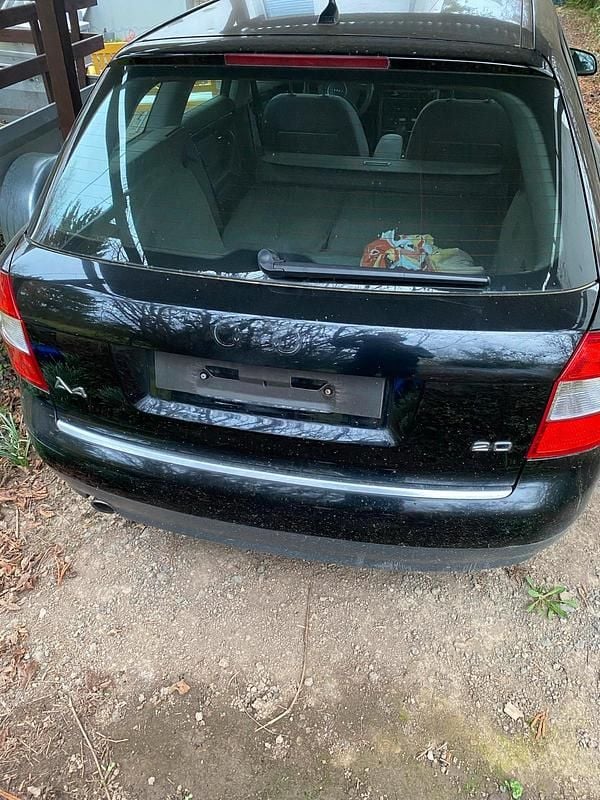 Gebraucht Audi A4 131 PS (96 kW) 2002 Schwarz Kombi