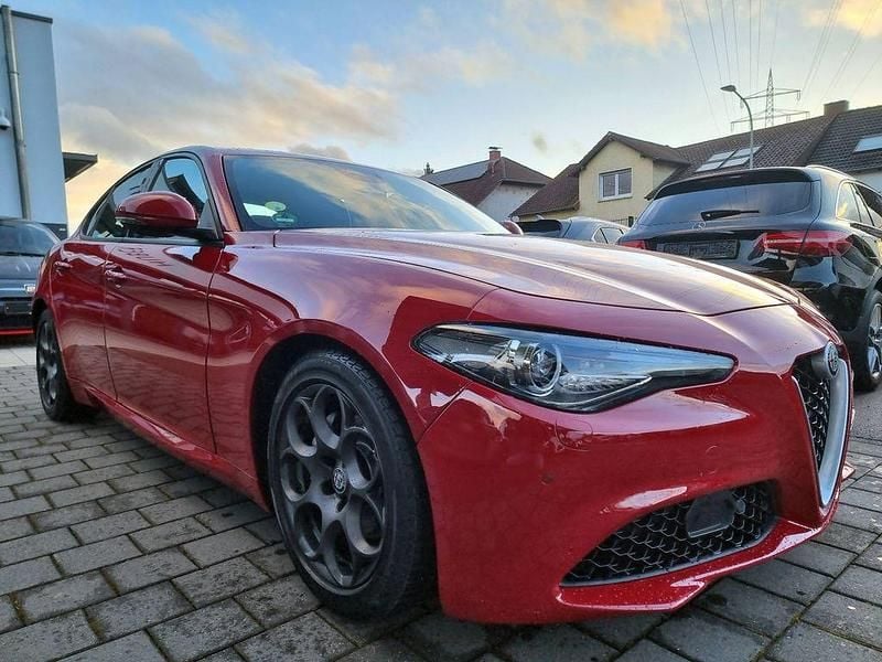 Gebraucht Alfa Romeo Giulia Super 179 PS (131 kW) 2016 Rot Limousine