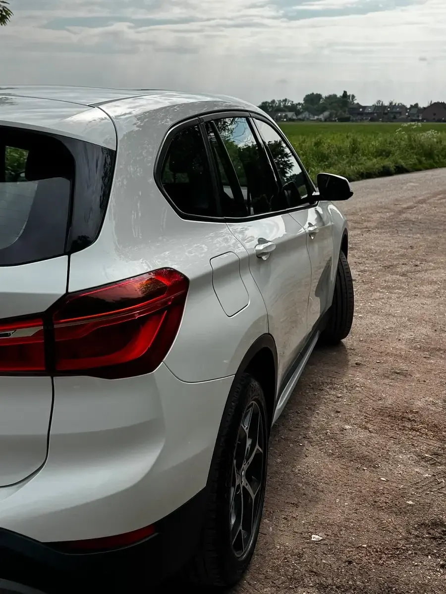 Gebraucht BMW X1 Advantage 2015 Weiß SUV