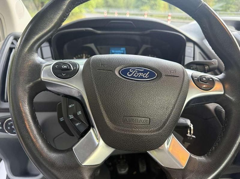 Gebraucht Ford Transit Trend 170 PS (125 kW) 2018 Weiß Van / Kleinbus