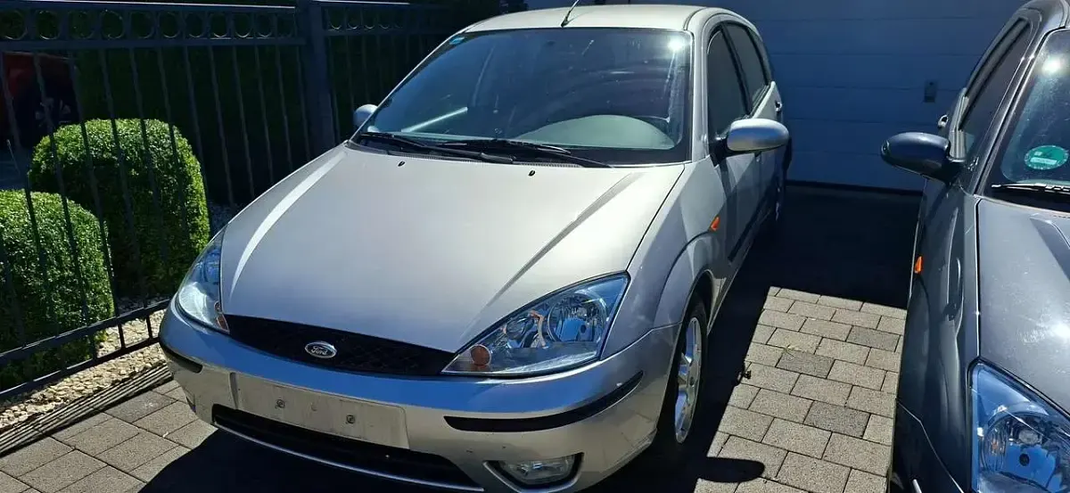 Gebraucht Ford Focus Viva X 101 PS (74 kW) 2005 Avussilbermetallic Limousine